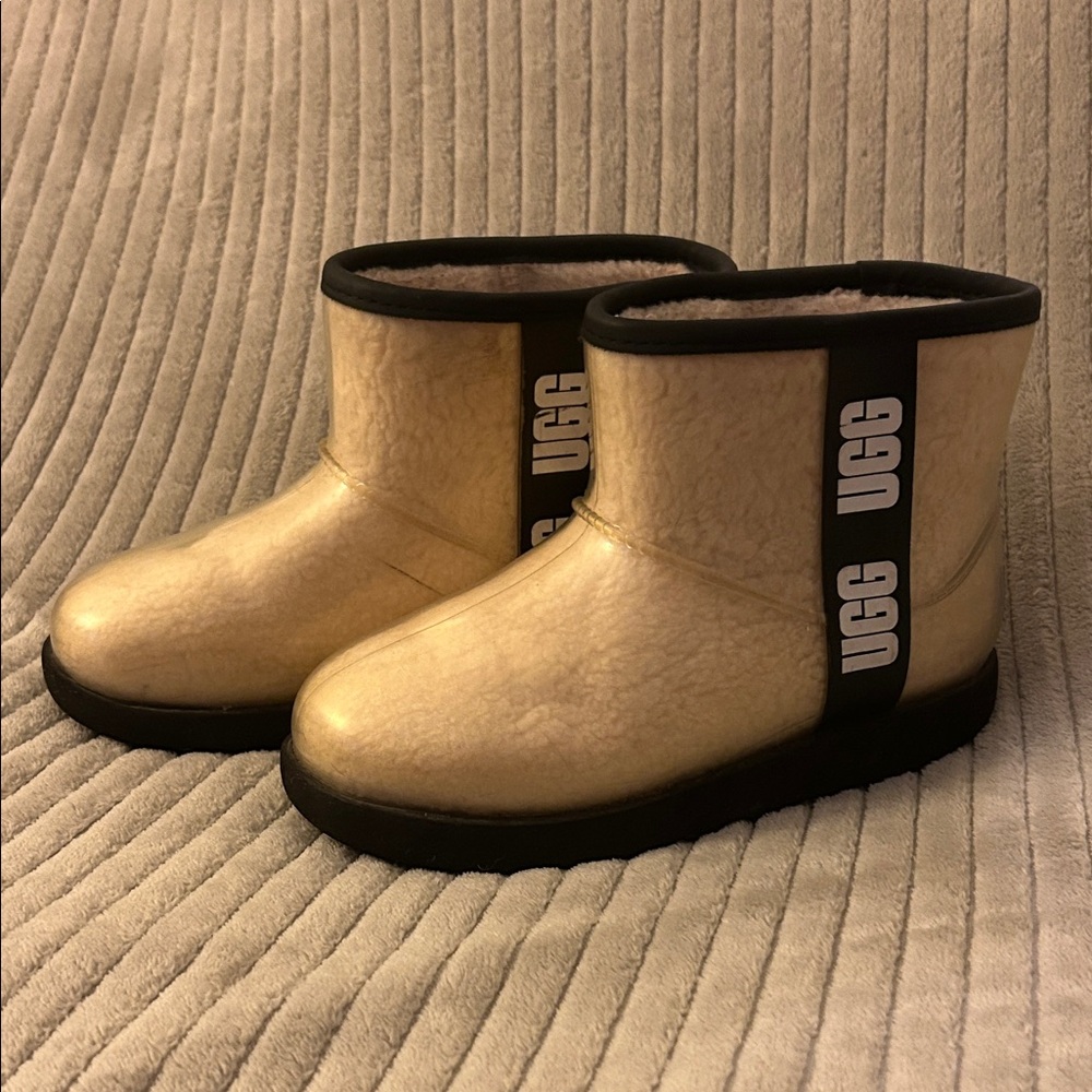 UGG Classic Mini Waterproof Clear Boot (Women) Maybe Size 6 - 6.5